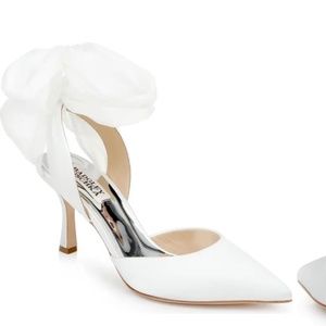 Badgley Mischka Blaze Pumps